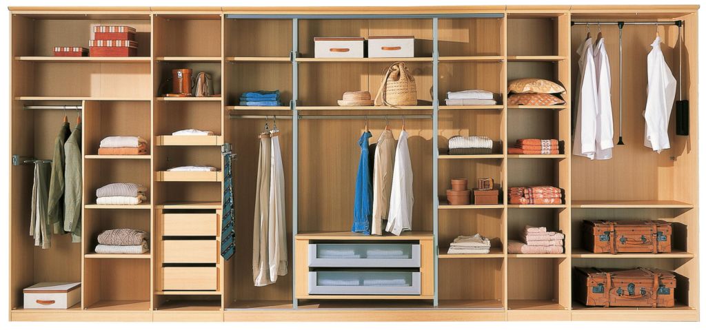 CONFIGURING YOUR WARDROBE interior